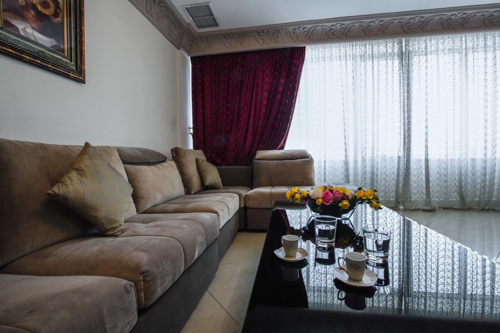 אפרטהוטל כוויית Sara Plaza (Adults Only) מראה חיצוני תמונה